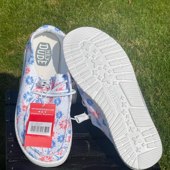 NWT Hey Dudes Wendy Fireworks - sz 7, 8, 9, 10 - Picture 2 of 7